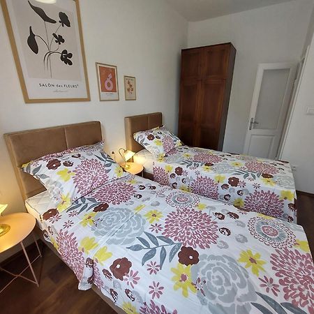 Beach Apartment Lana Спліт Екстер'єр фото